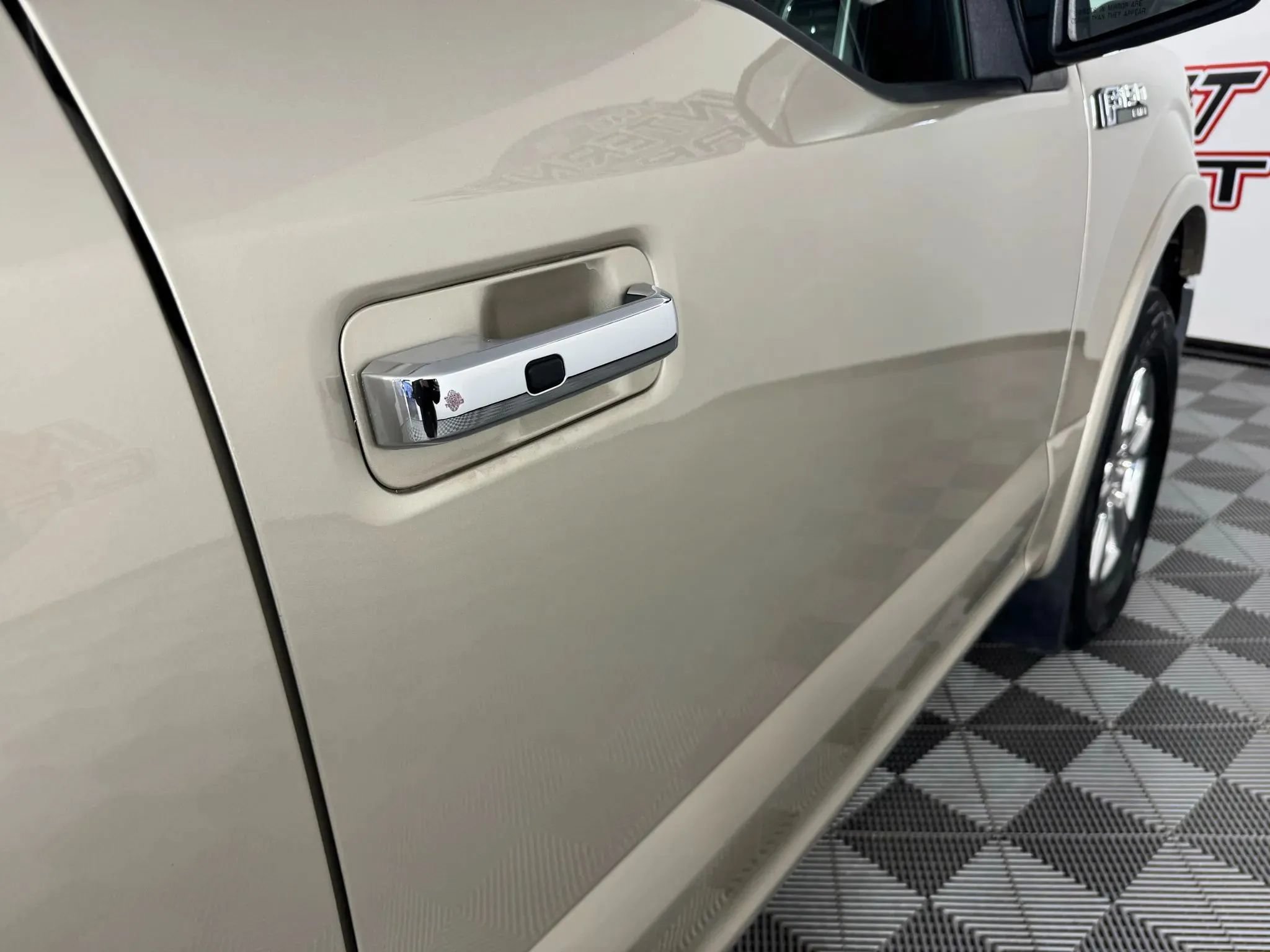 Used 2018 Ford F150 Lariat w/ Equipment Group 502A Luxury AWD/4WD image 32
