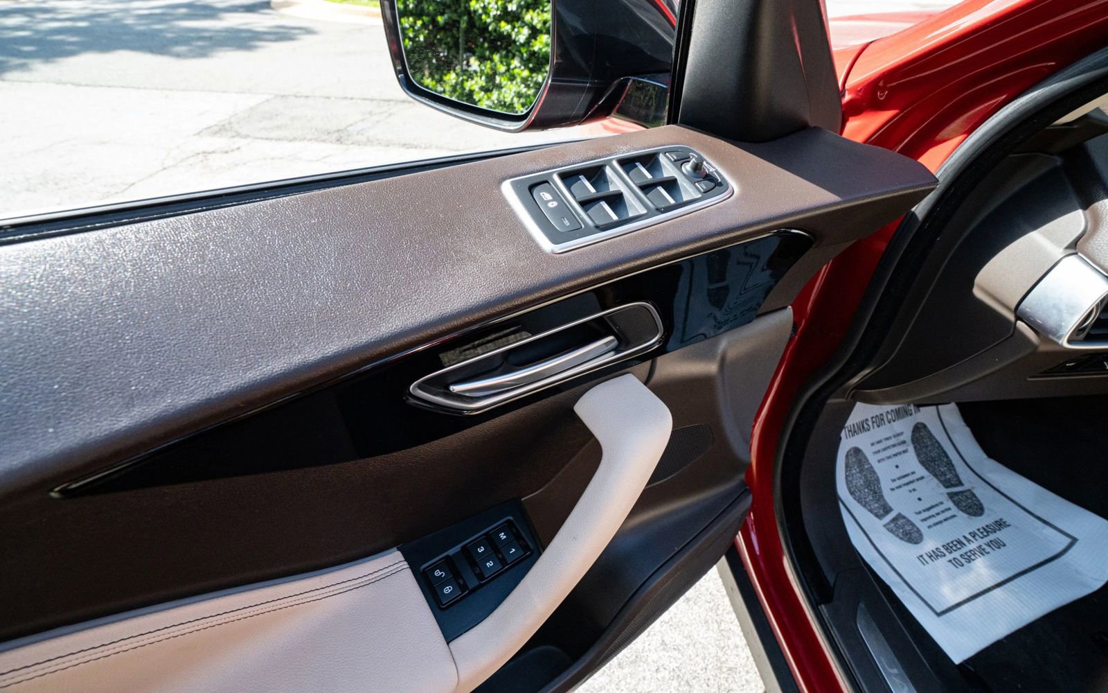 Used 2017 Jaguar F-PACE Prestige image 15