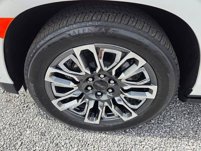 Certified 2024 GMC Yukon XL Denali Ultimate AWD/4WD image 9