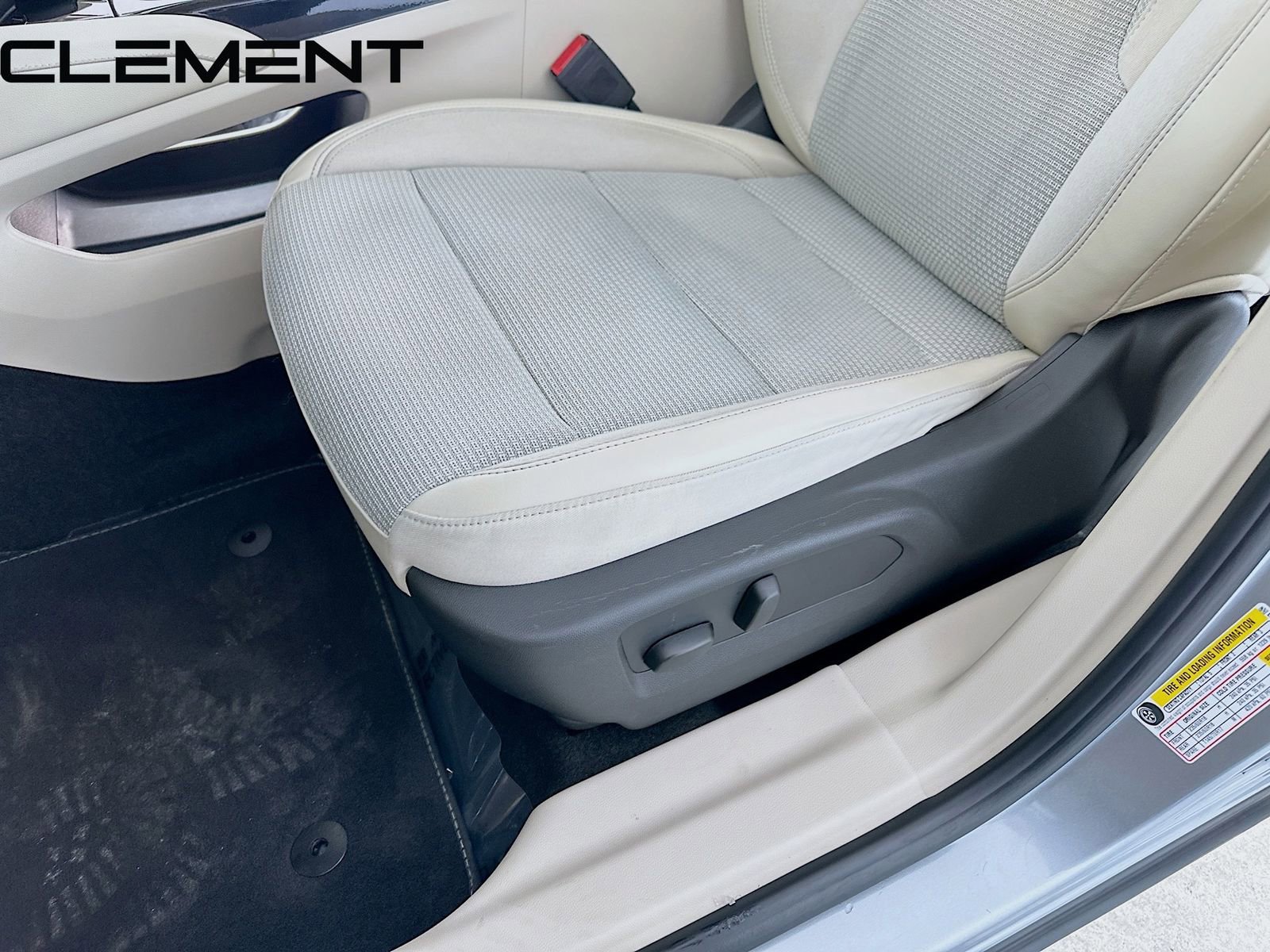 Used 2023 Buick Envision Preferred image 27