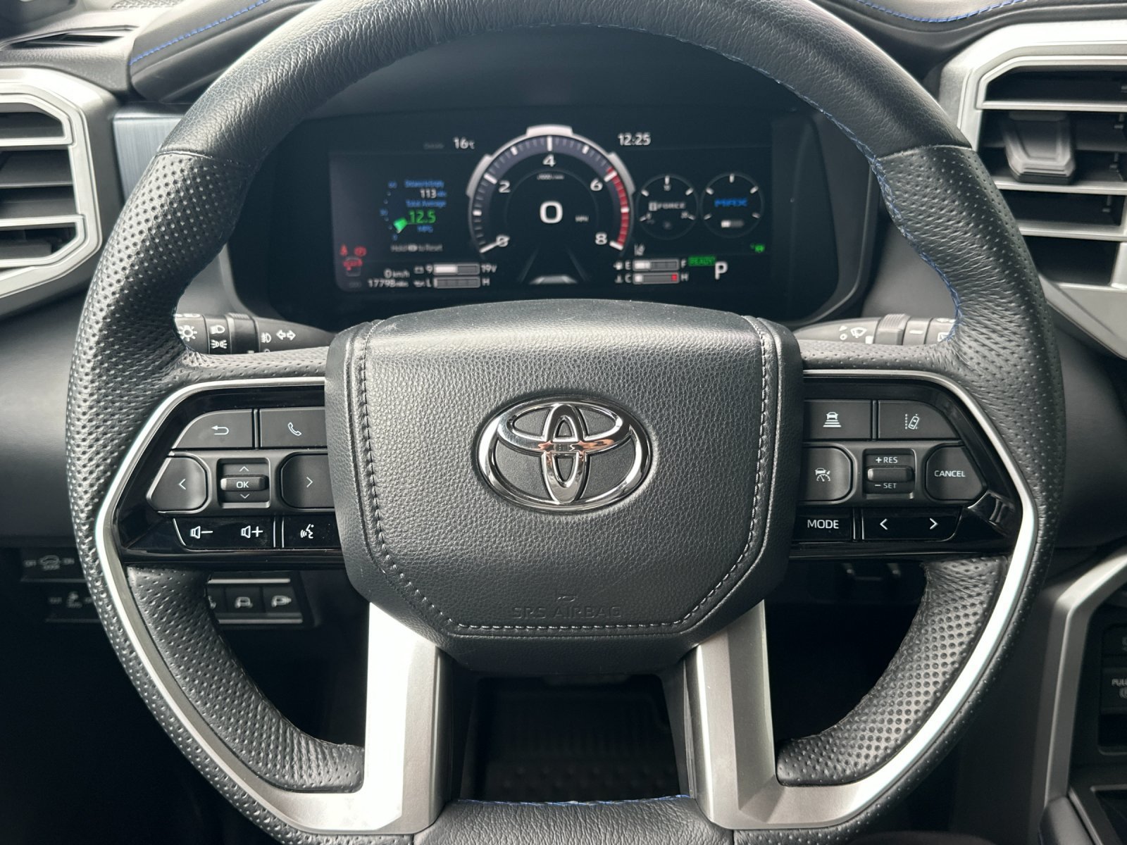Used 2024 Toyota Sequoia Platinum AWD/4WD image 22
