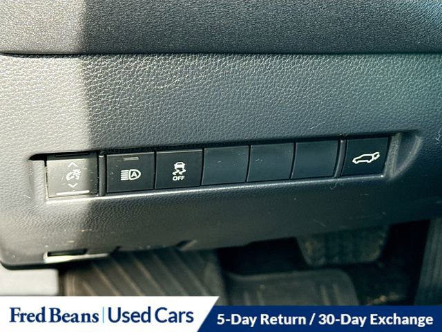 Used 2023 Toyota Venza LE image 8