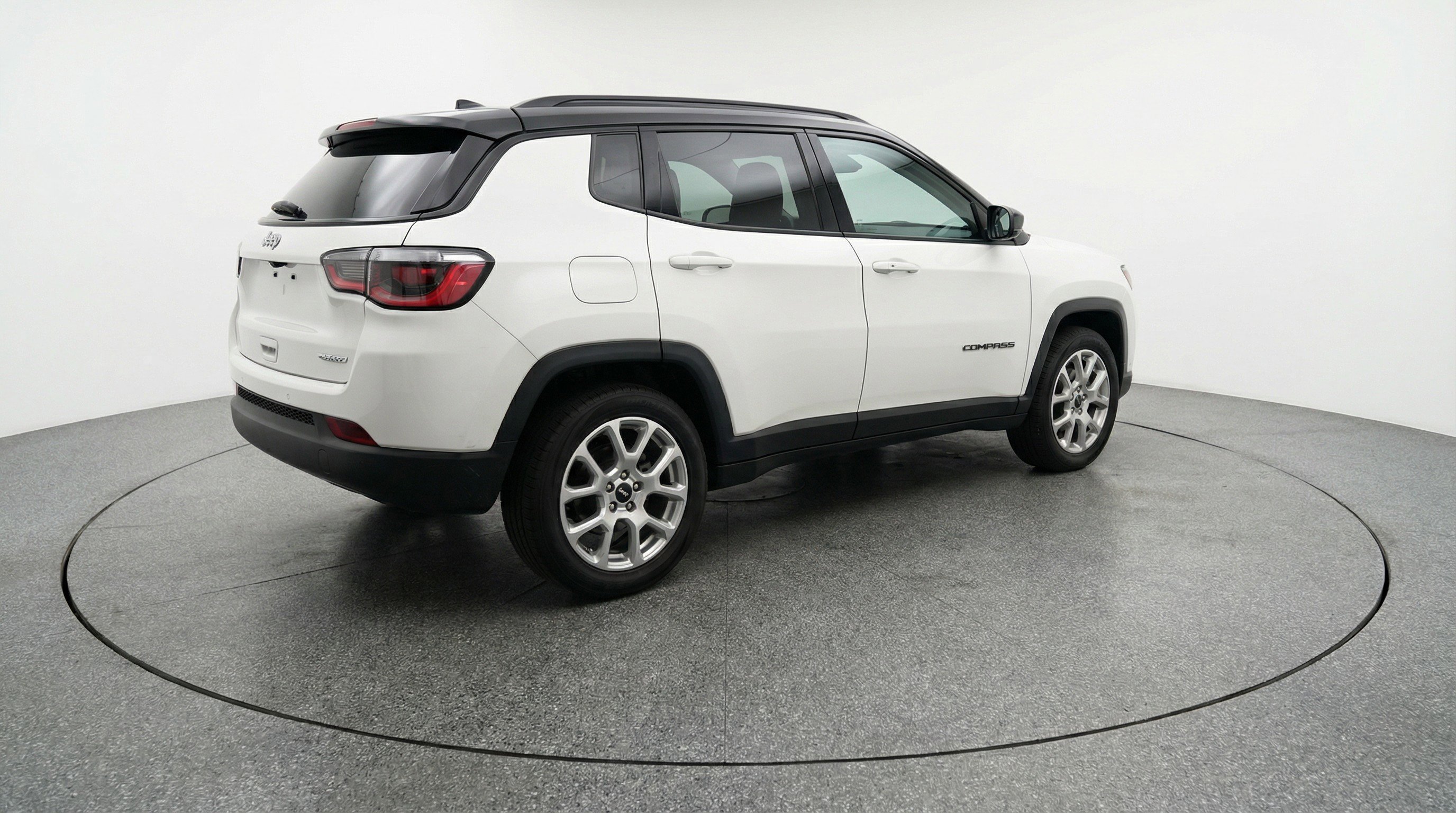 Used 2025 Jeep Compass Limited AWD/4WD image 9
