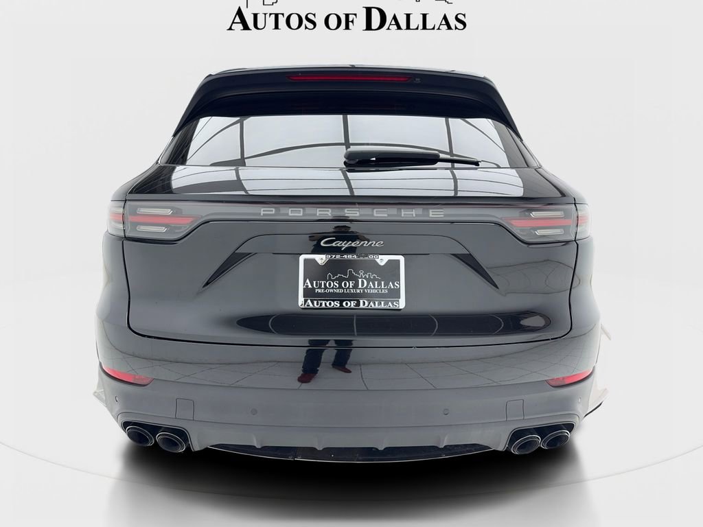 Used 2023 Porsche Cayenne Platinum Edition image 10