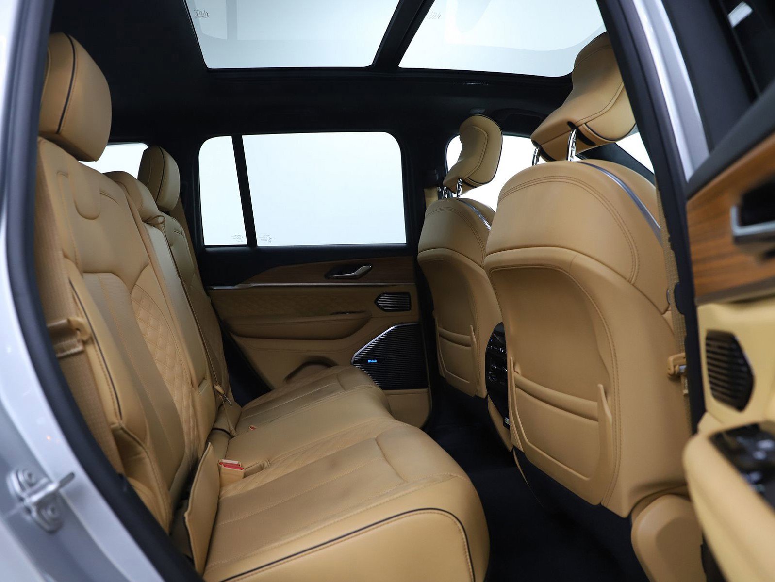 Used 2024 Jeep Grand Cherokee Summit image 12