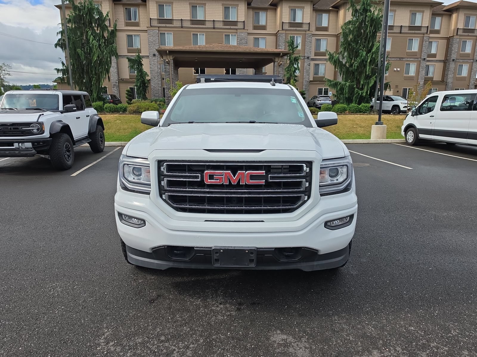 Used 2018 GMC Sierra 1500 4x4 Double Cab w/ Elevation Edition image 2