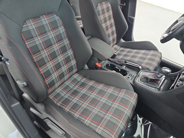Used 2017 Volkswagen GTI Sport image 10