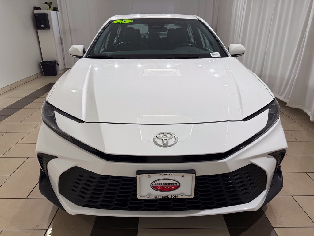 Used 2025 Toyota Camry SE FWD image 8