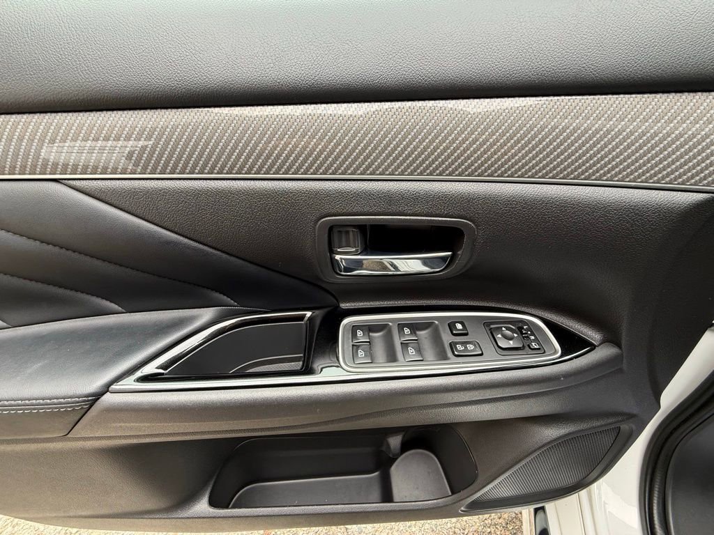 Used 2020 Mitsubishi Outlander GT image 12