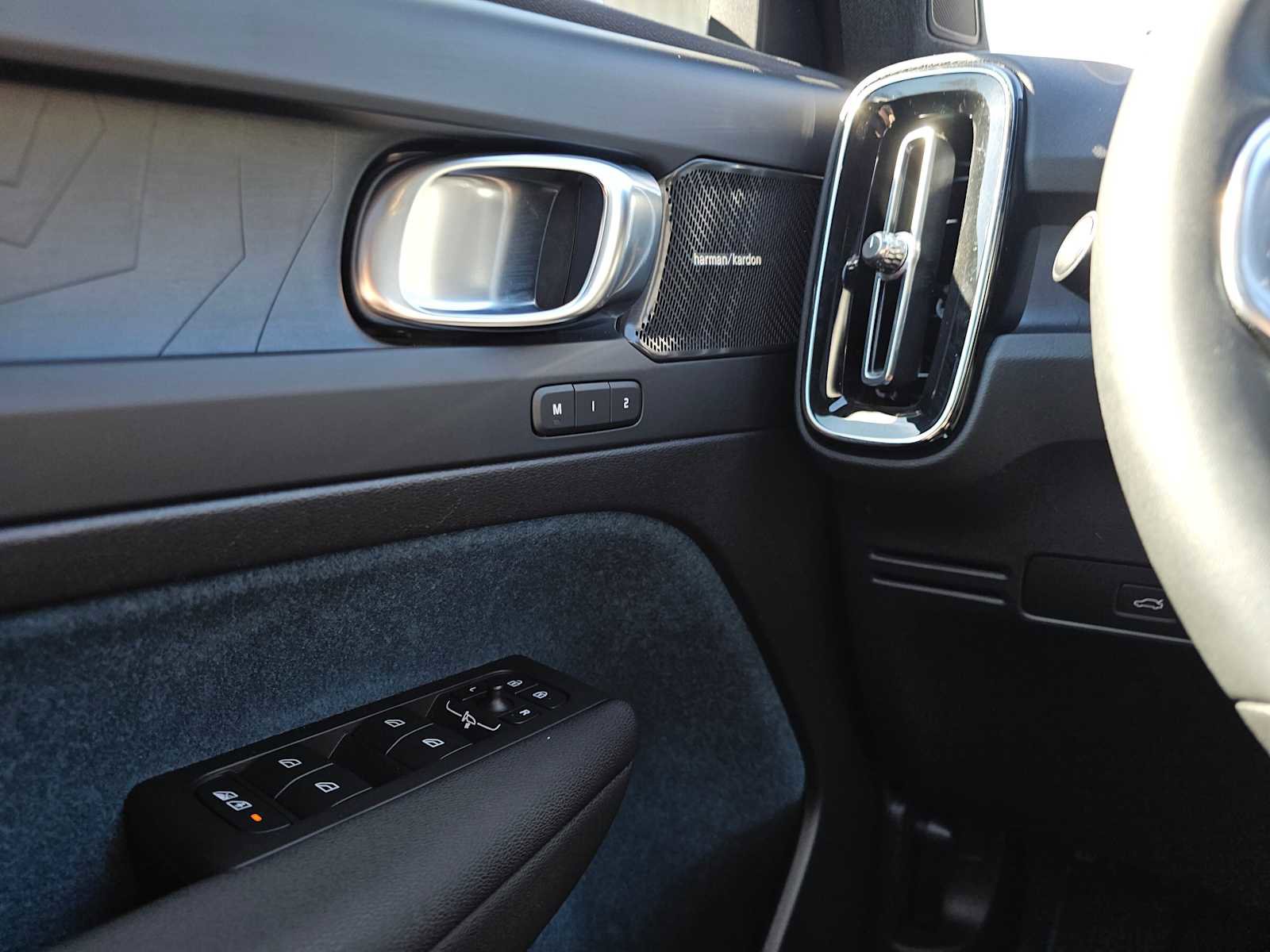 Certified 2023 Volvo C40 P8 Recharge Ultimate w/ Protection Package Premier image 29