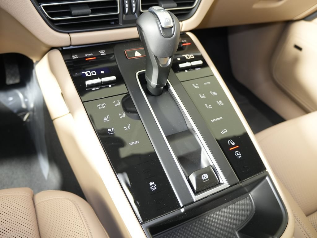 New 2026 Porsche Macan AWD/4WD image 28