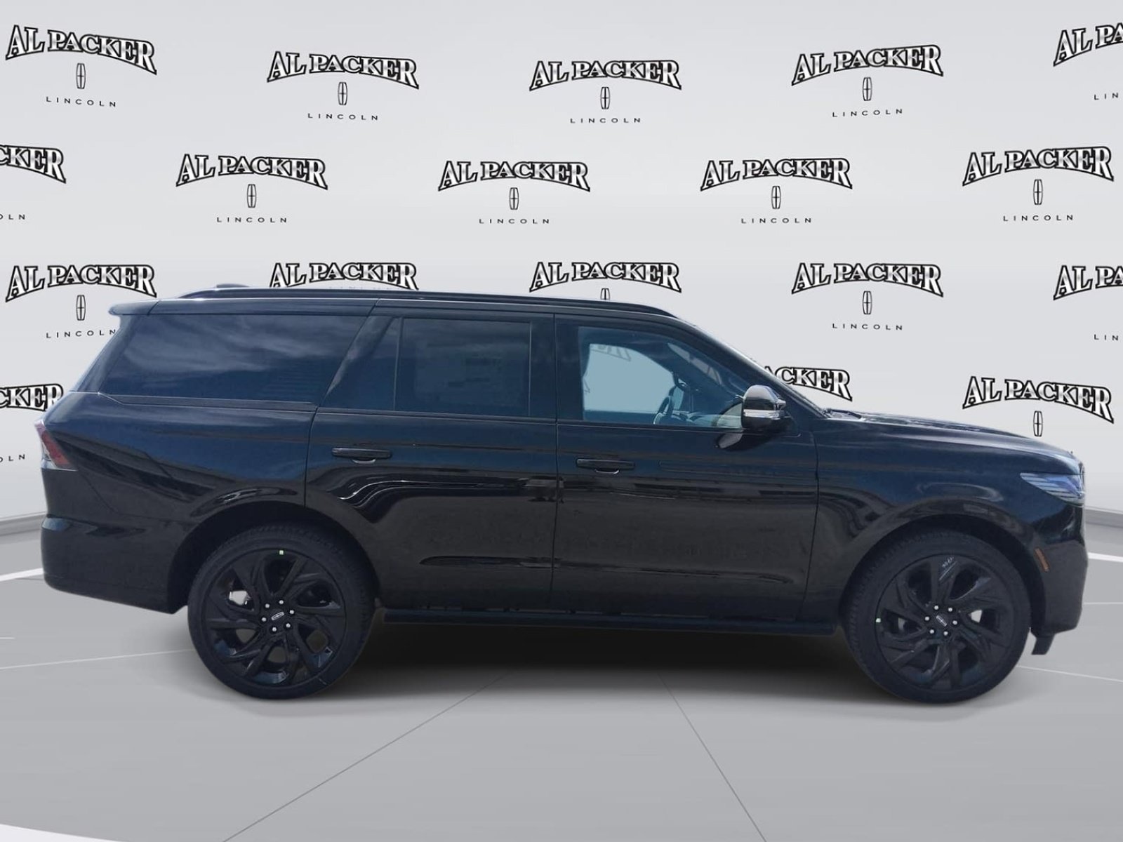 New 2027 Lincoln Navigator Reserve w/ Jet Appearance Package AWD/4WD image 7