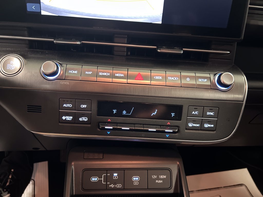 Used 2024 Hyundai Kona SE FWD image 17