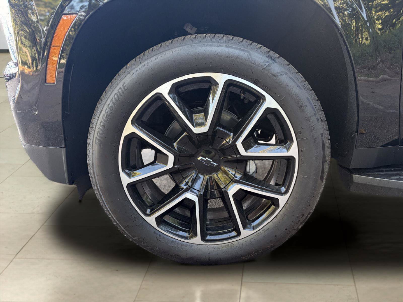 New 2026 Chevrolet Suburban RST w/ Sun And Tow Package AWD/4WD image 94