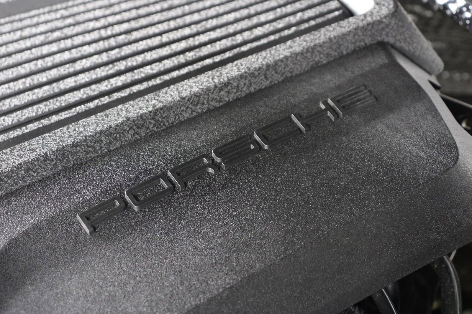 Certified 2025 Porsche Macan image 27