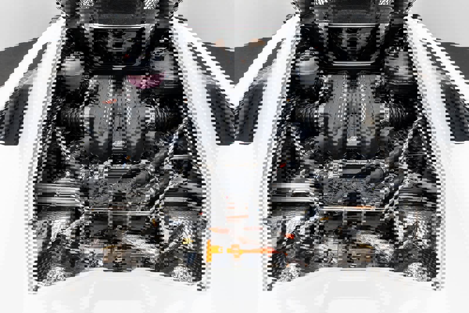 Used 2024 Lamborghini Revuelto image 9