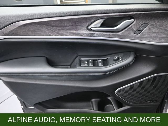 Used 2022 Jeep Grand Cherokee Limited image 12