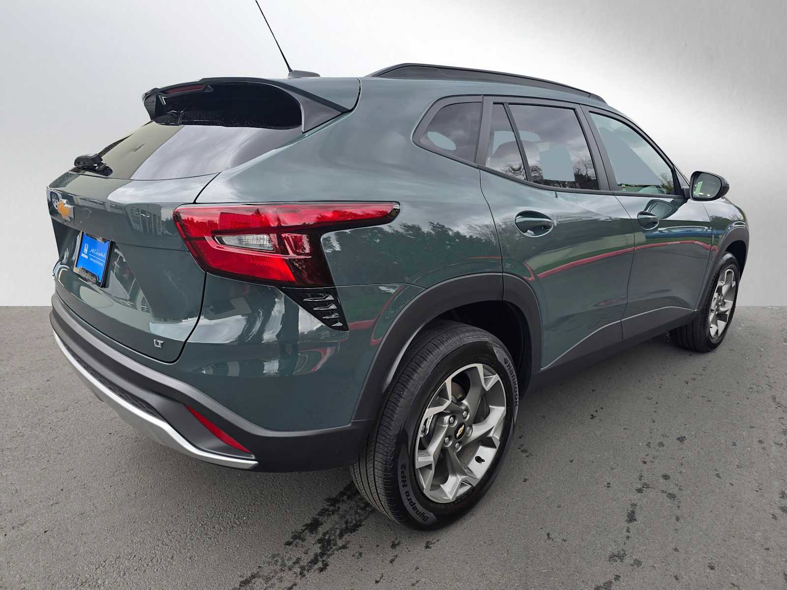 Used 2025 Chevrolet Trax LT image 3