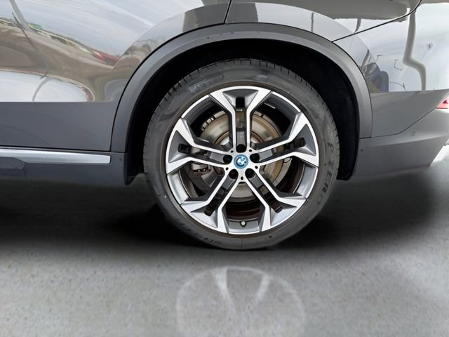 Used 2024 BMW X5 xDrive50e w/ Premium Package image 12