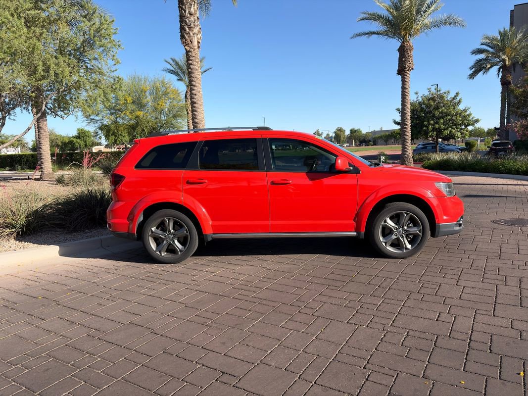 Used 2018 Dodge Journey Crossroad w/ Popular Equipment Group FWD image 2