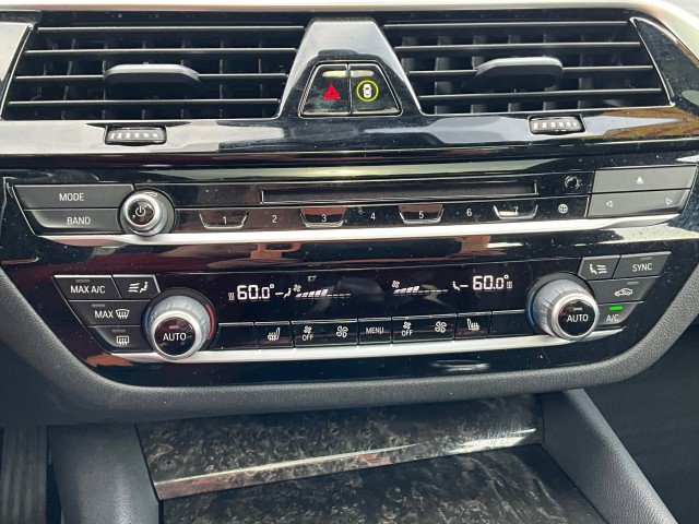 Used 2017 BMW 540i xDrive image 27