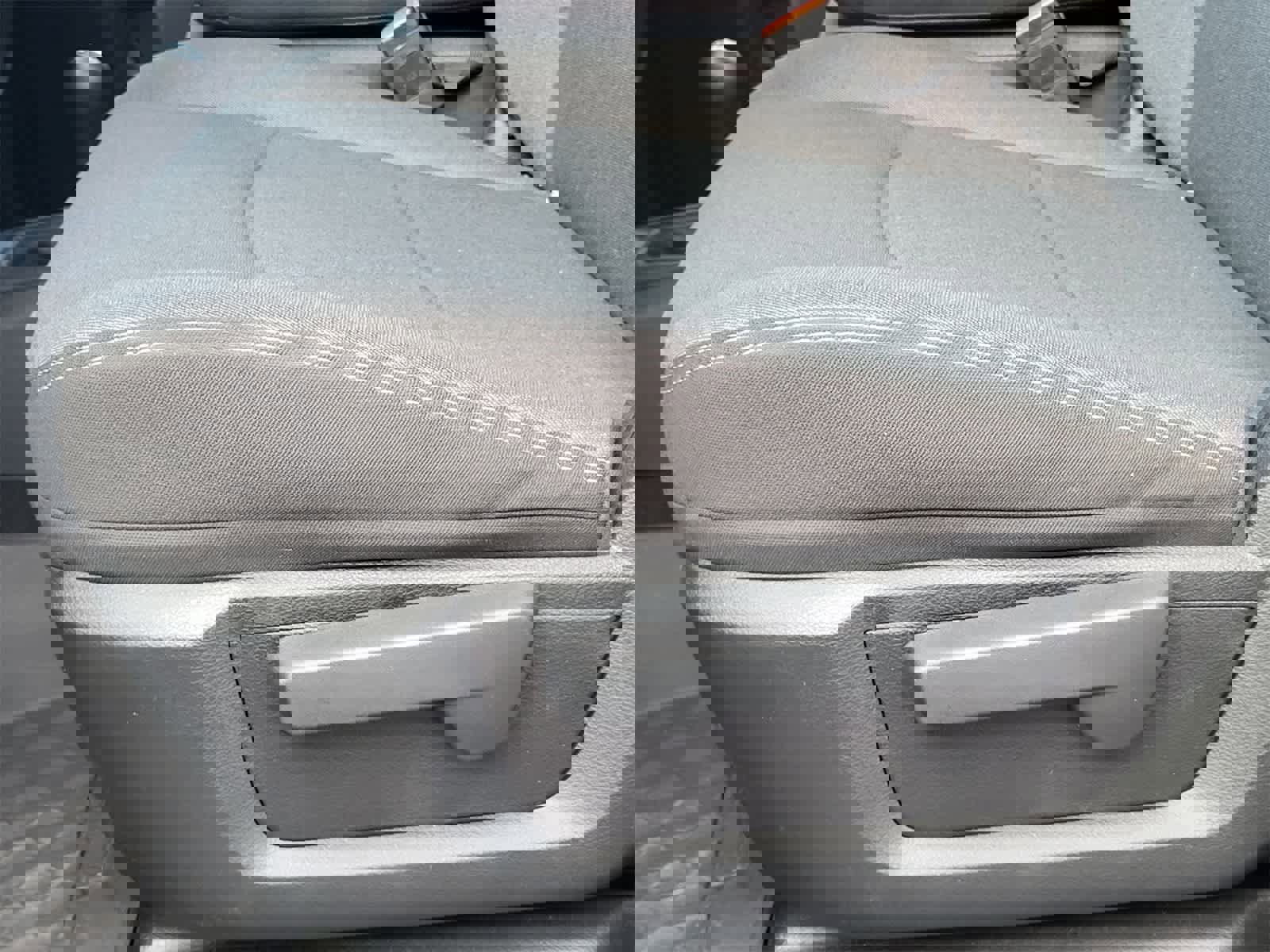 Used 2024 RAM 2500 Tradesman w/ Chrome Appearance Group image 23