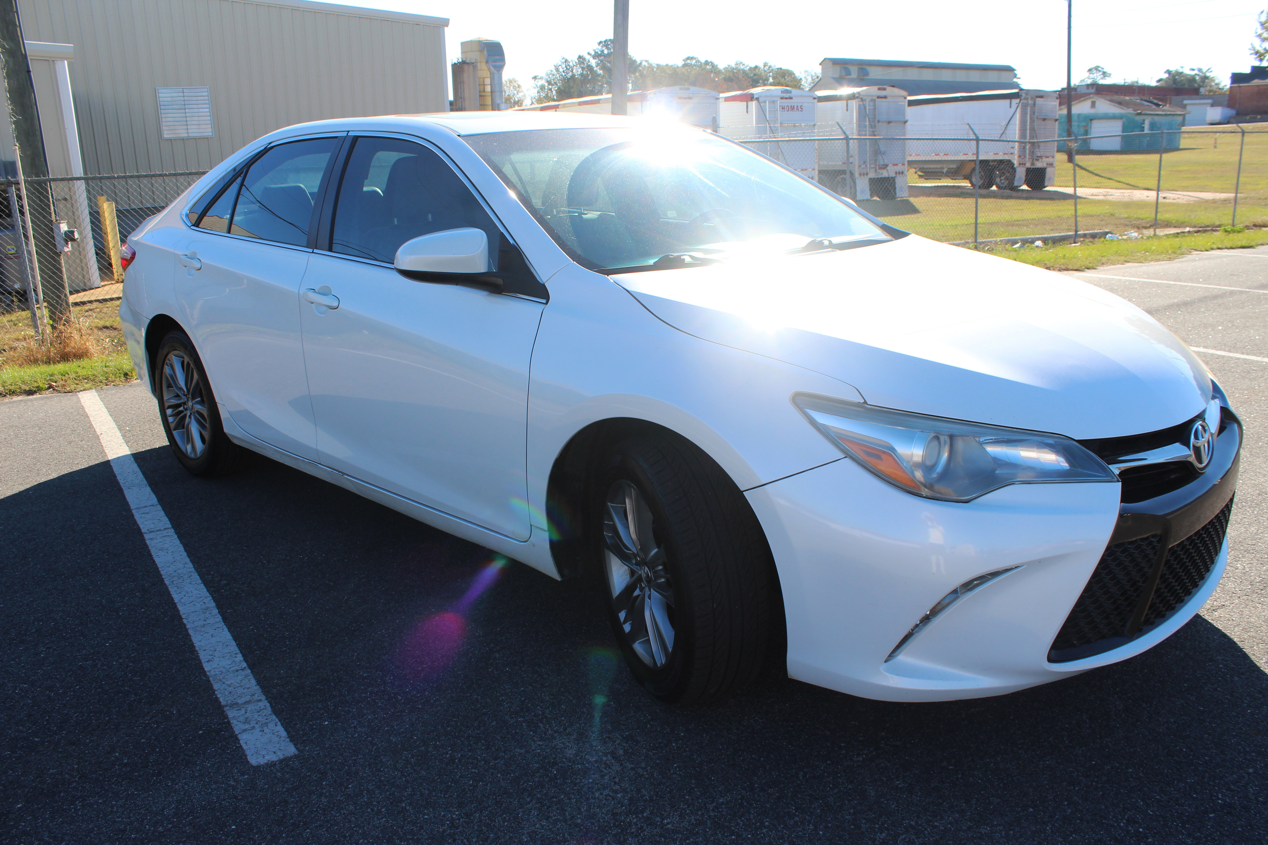Used 2017 Toyota Camry SE w/ Moonroof Package image 14