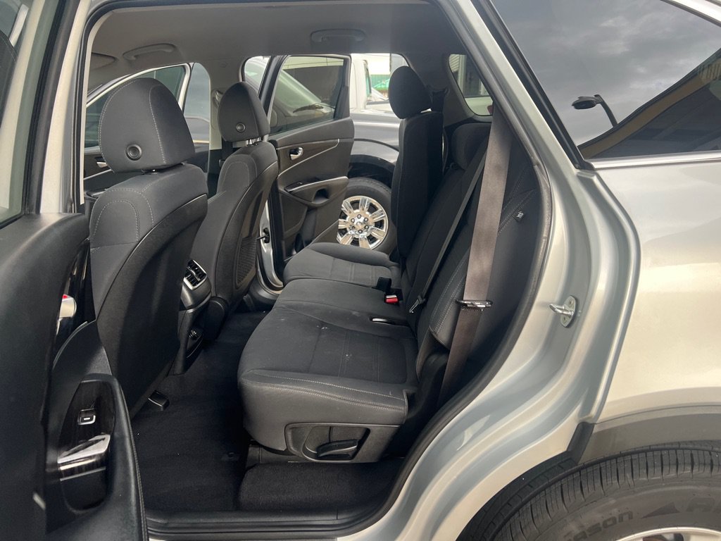 Used 2020 Kia Sorento L FWD image 13