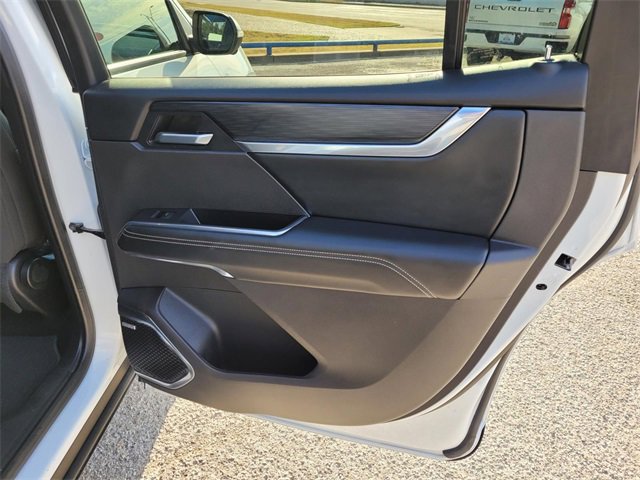 Used 2025 GMC Acadia Elevation image 10