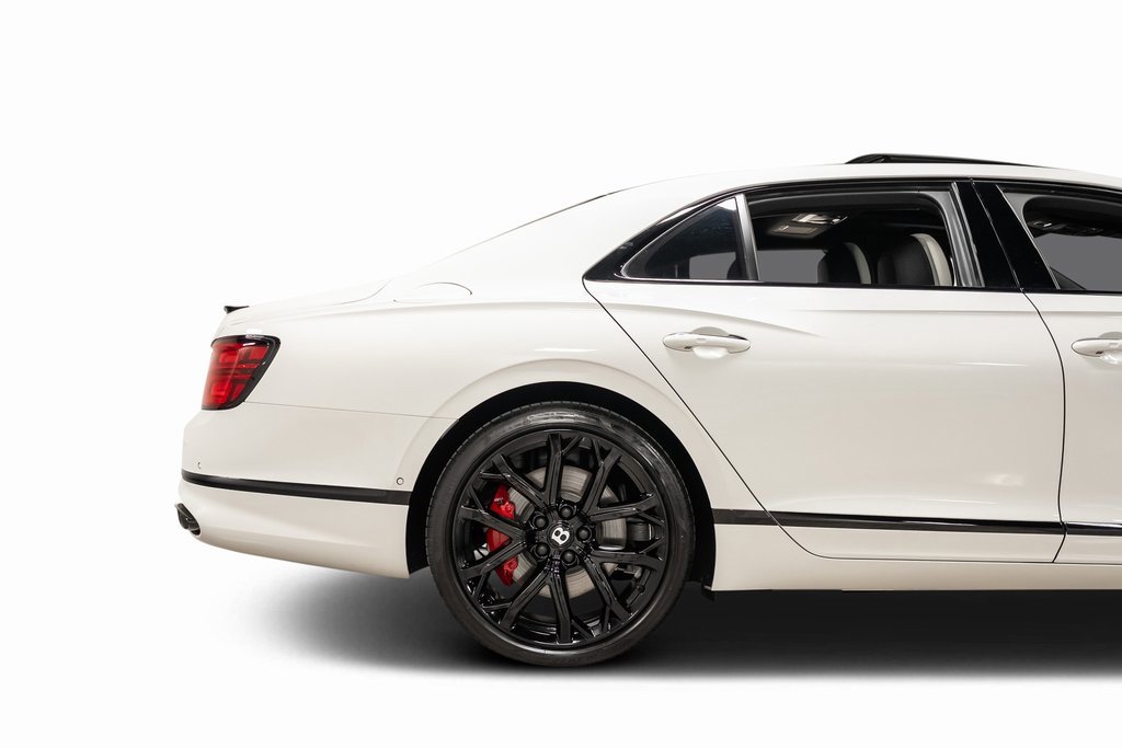 Used 2023 Bentley Flying Spur W12 image 28