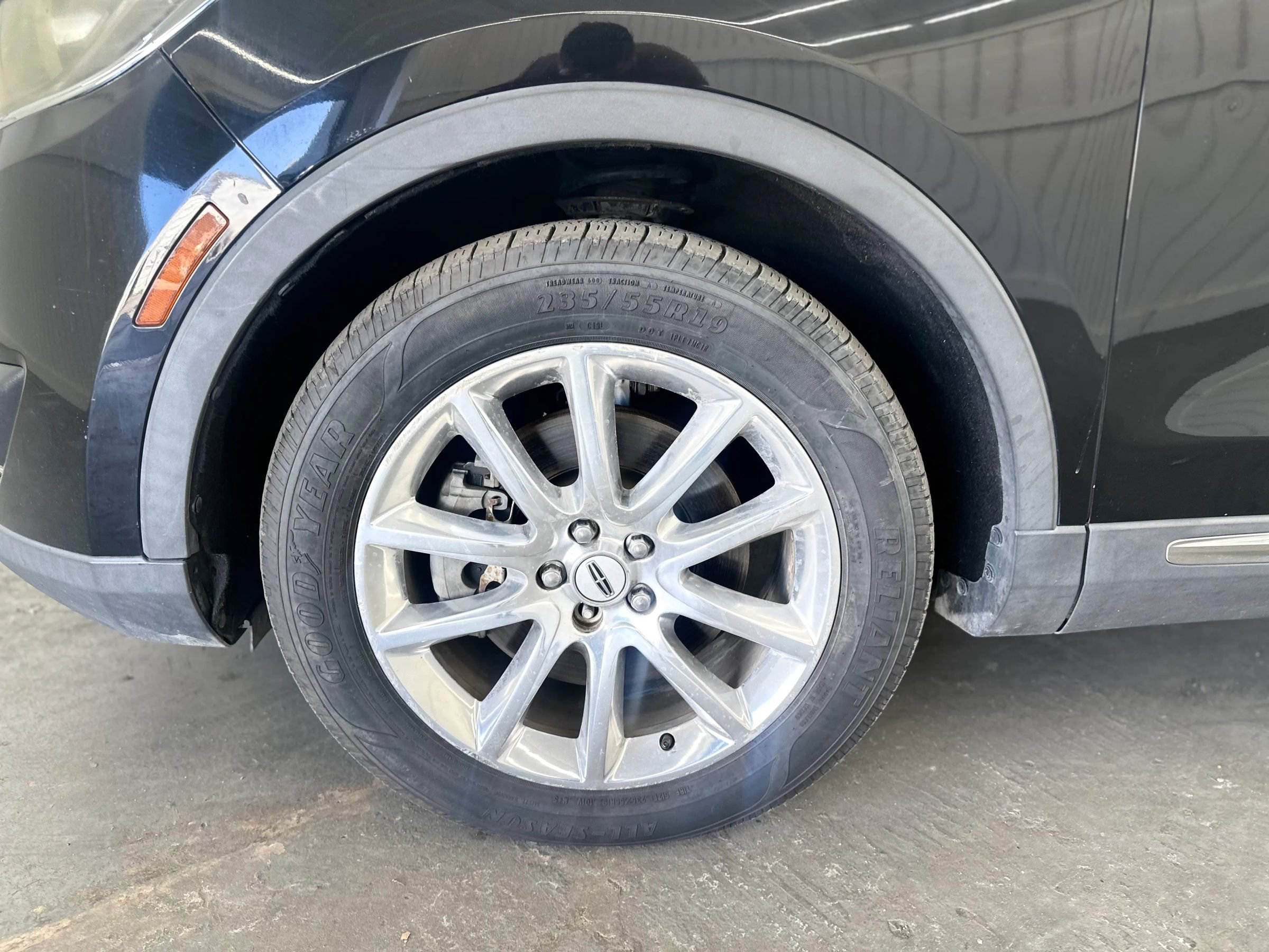 Used 2016 Lincoln MKX Select w/ Select Plus Package FWD image 9