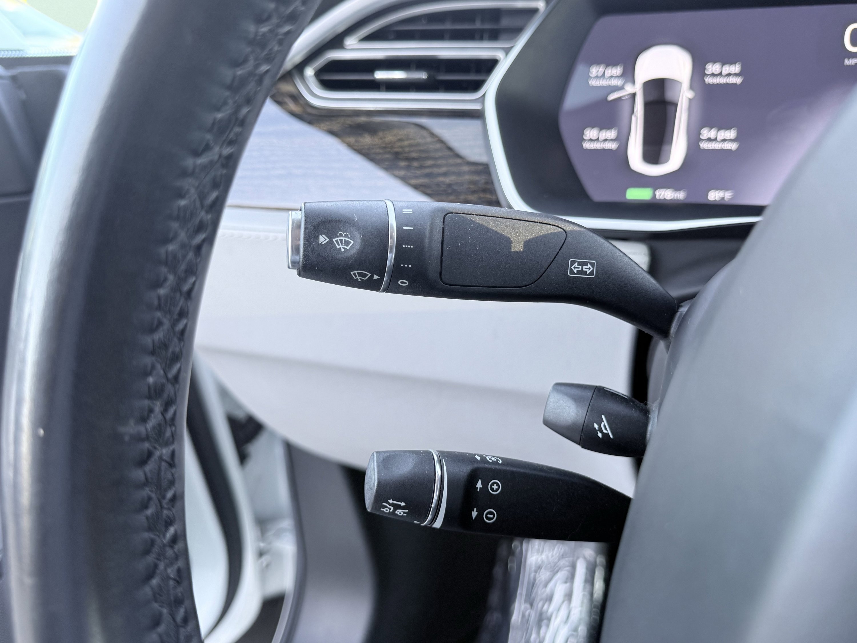 Used 2016 Tesla Model S 60 image 46