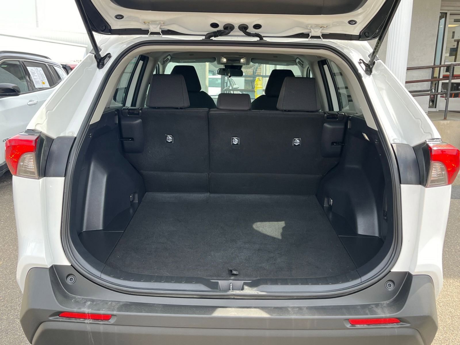 Used 2025 Toyota RAV4 LE image 28