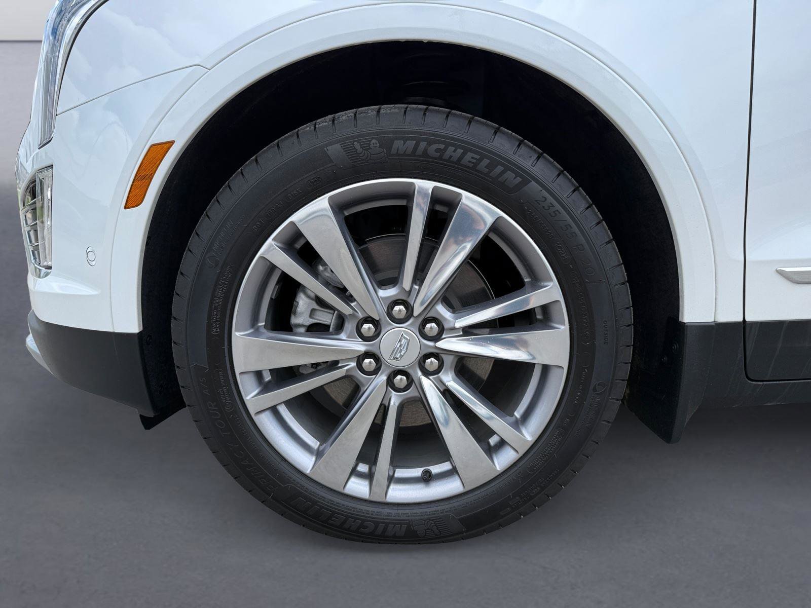 New 2026 Cadillac XT5 Premium Luxury w/ Driver Assist Package AWD/4WD image 9
