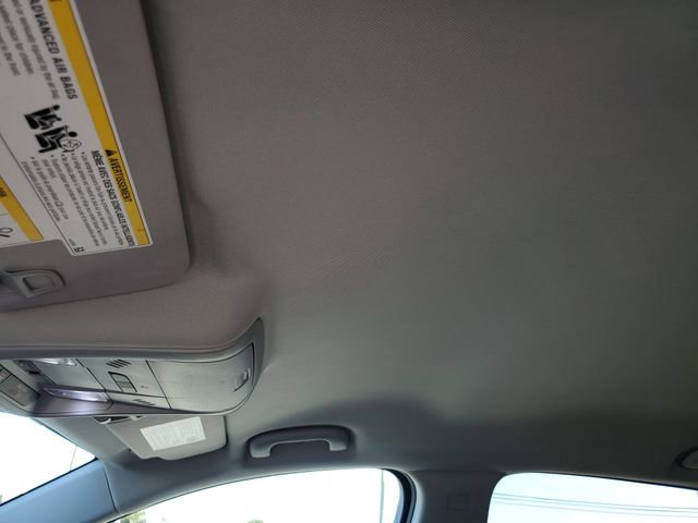 Used 2020 Chevrolet Equinox LT w/ Midnight Edition image 32