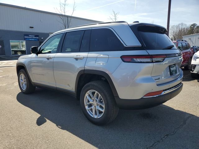 New 2026 Jeep Grand Cherokee Laredo RWD image 4