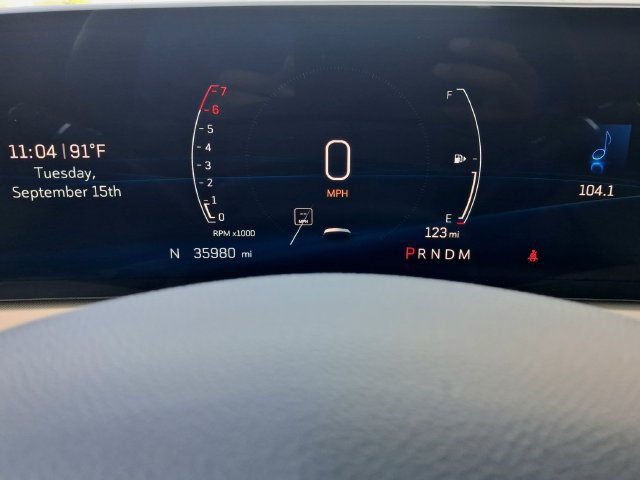 Used 2024 Cadillac XT4 Luxury w/ Cold Weather Package FWD image 18