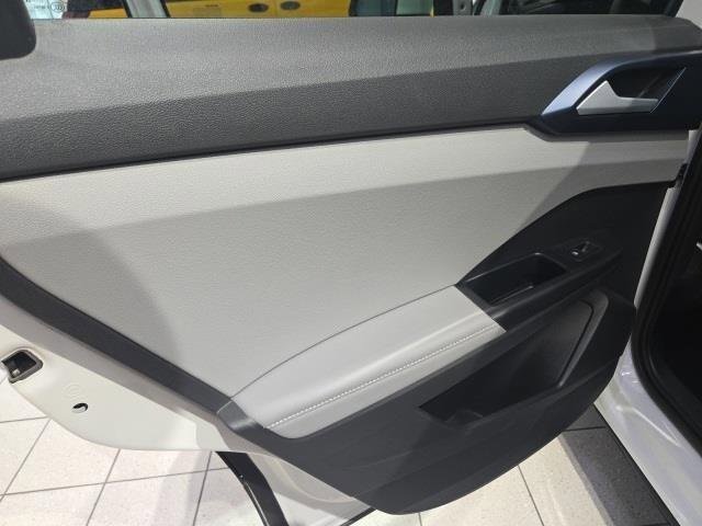 Certified 2024 Volkswagen Taos SE w/ Panoramic Sunroof Package image 3