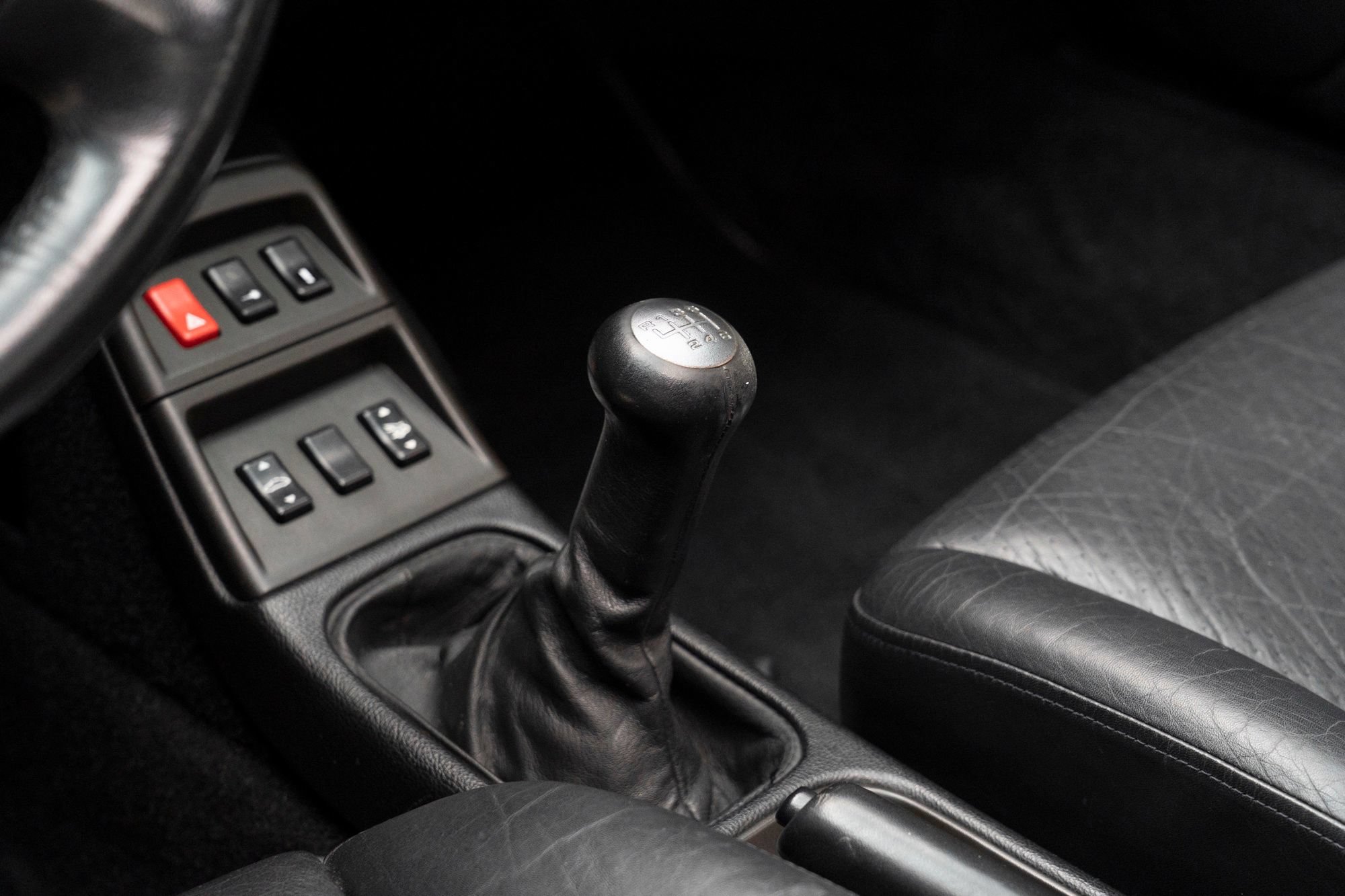 Used 1996 Porsche 911 Carrera 4S AWD/4WD image 32