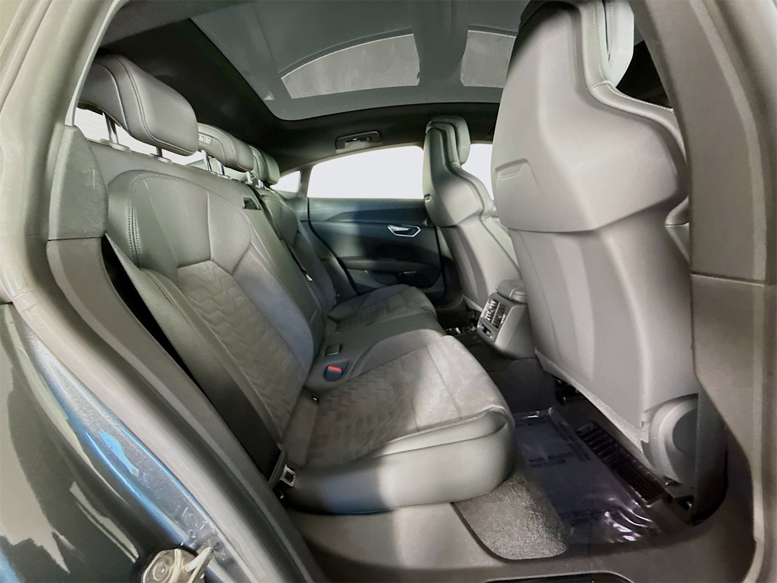 Certified 2024 Audi e-tron GT Premium Plus w/ Executive Package image 29