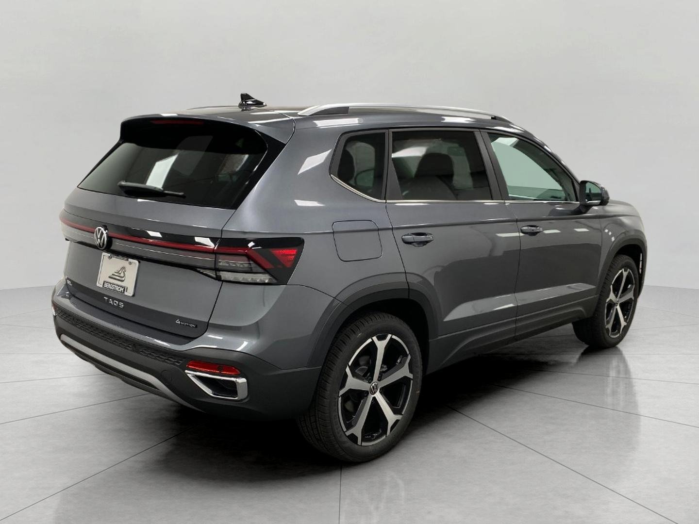 New 2026 Volkswagen Taos SEL AWD/4WD image 34