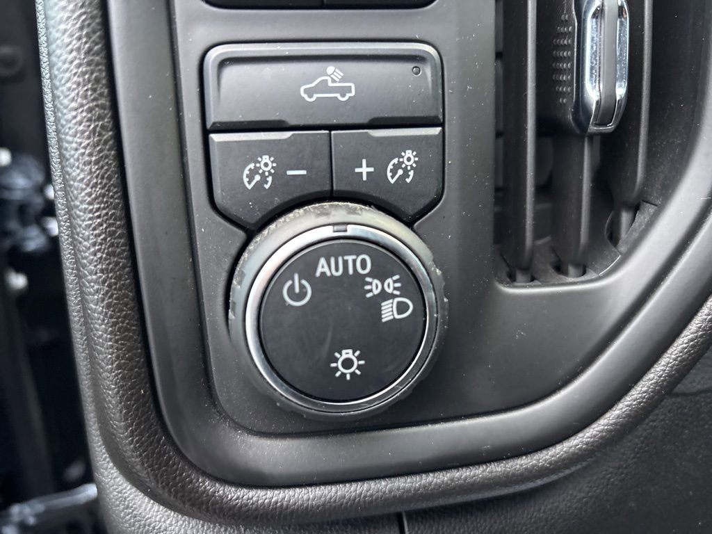 Certified 2023 Chevrolet Silverado 1500 Custom AWD/4WD image 23
