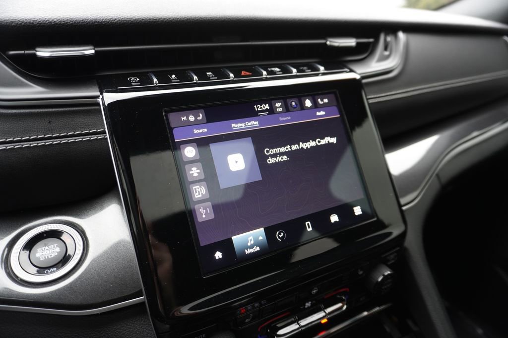 Used 2023 Jeep Grand Cherokee Altitude image 16