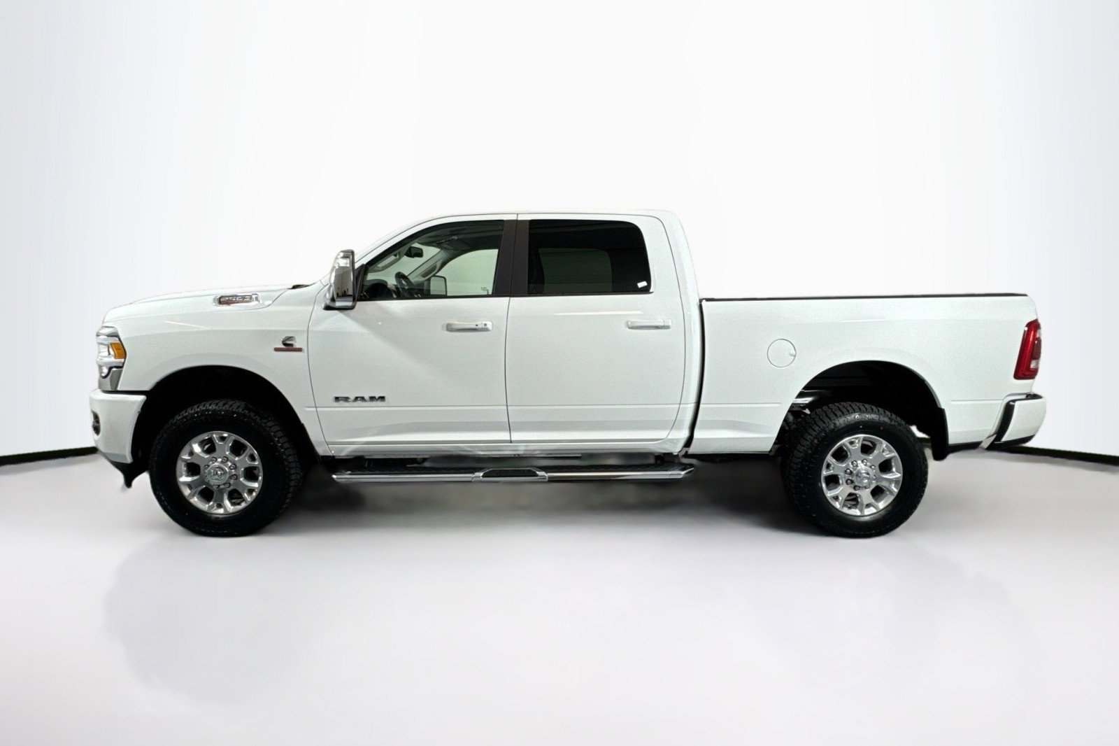 Used 2024 RAM 2500 Laramie AWD/4WD image 7
