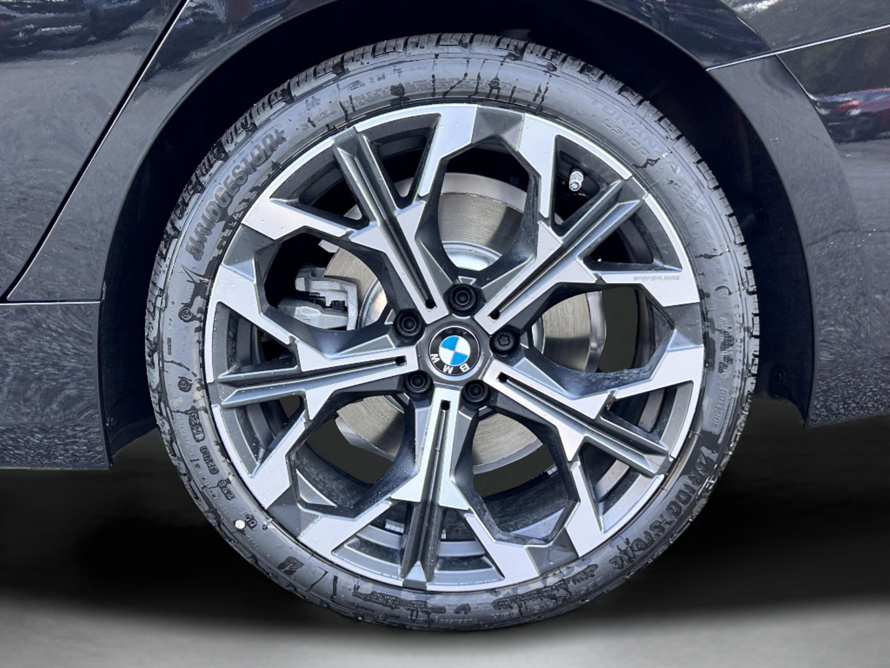 Used 2026 BMW 330i Sedan w/ Premium Package image 30