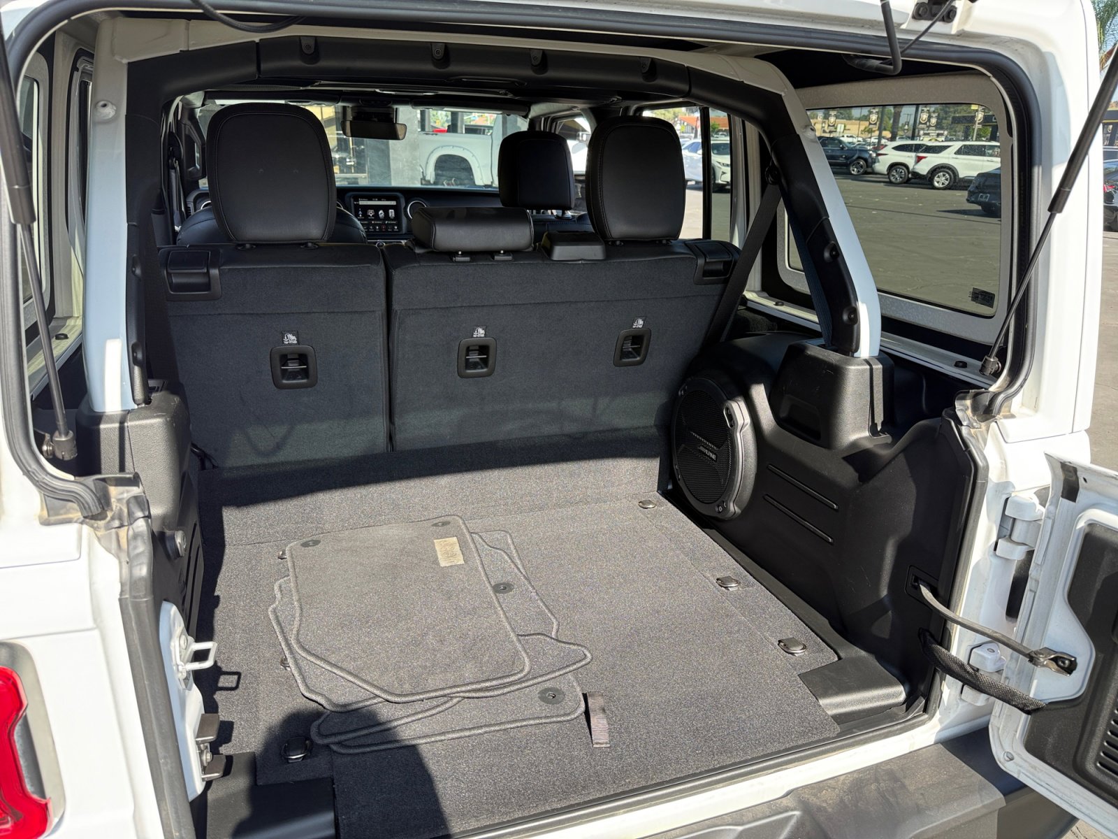 Used 2021 Jeep Wrangler Unlimited Sahara w/ Cold Weather Group image 21