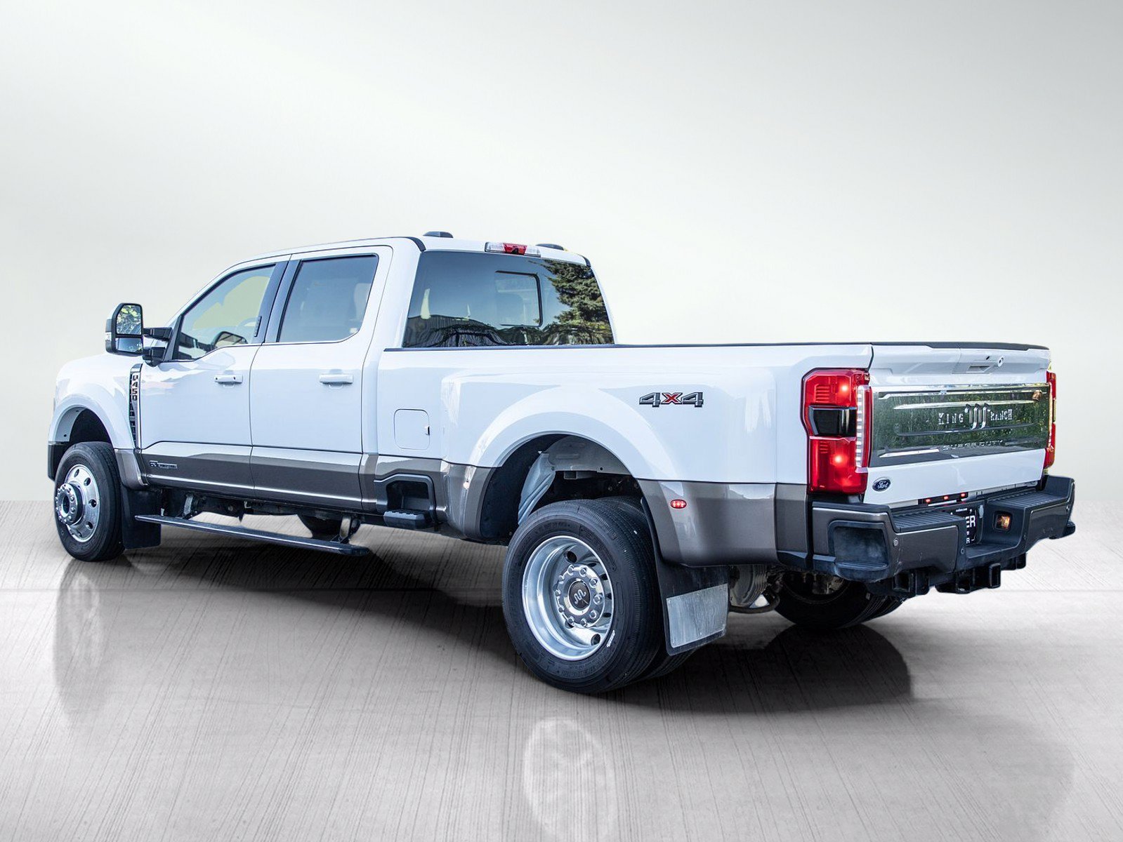 Used 2023 Ford F450 King Ranch AWD/4WD image 3