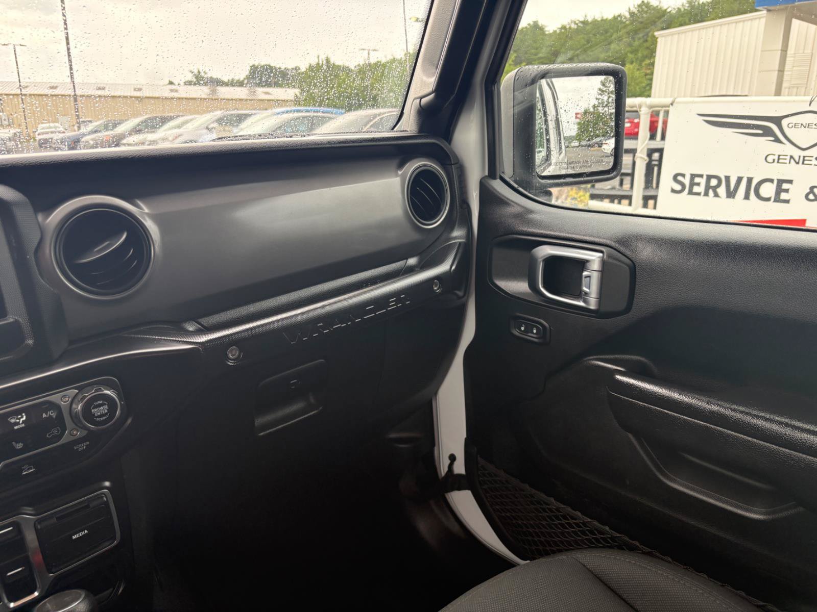 Used 2022 Jeep Wrangler Unlimited Sport AWD/4WD image 24