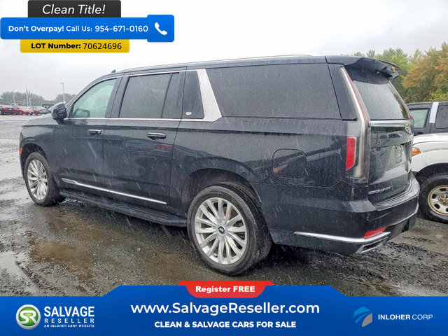 Used 2024 Cadillac Escalade ESV Luxury AWD/4WD image 3