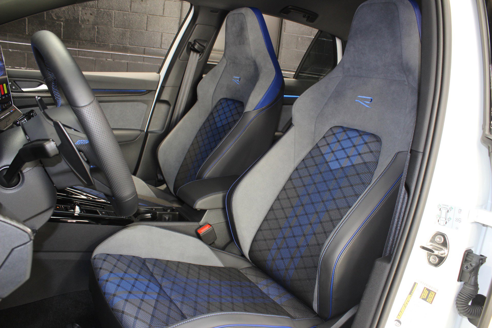 Used 2025 Volkswagen Golf R Black Edition w/ Euro Stye Package image 43